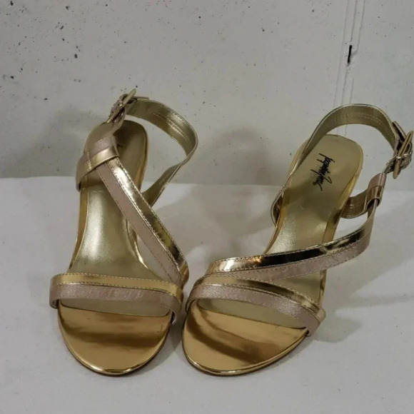 Jaqueline Ferrar 8.5M NWOT‎ gold sling-back heels - Picture 2 of 7